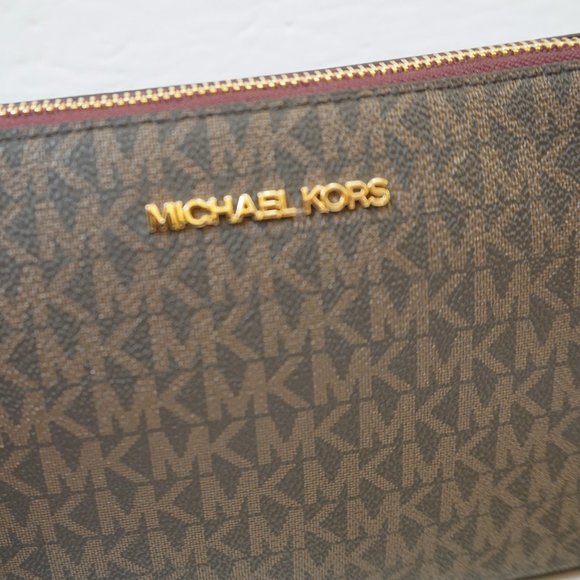 Michael Kors Jet Set Travel Small Crossbody Bag Tech Attached MK Brown Merlot - Picture 4 of 10